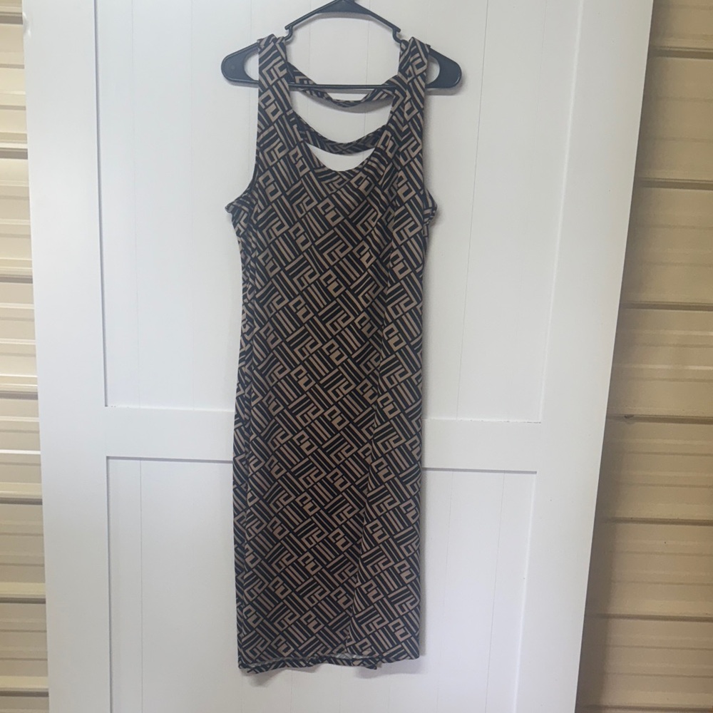 Nina Leonard Black and Tan Backless Dress